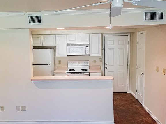 4th image of 3113 Austin Woods Dr