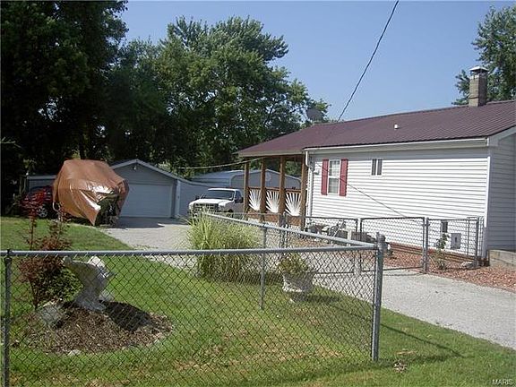 2nd image of 204 W Loretta Ave