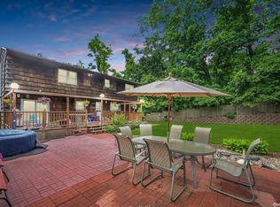 6 Lisa Ct, Woodbury, NY 11797