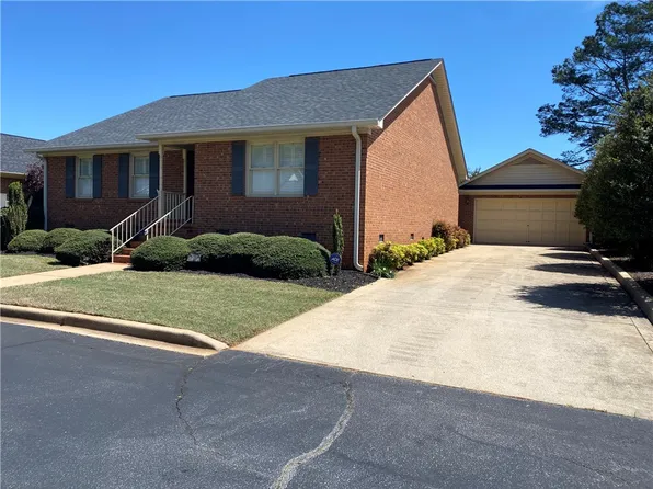 2026 Cardinal Park Dr, Anderson, SC 29621