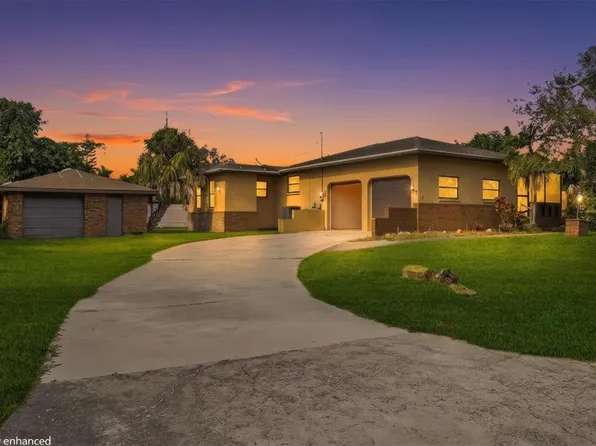 1356 Yacht Club Dr, Venice, FL 34293