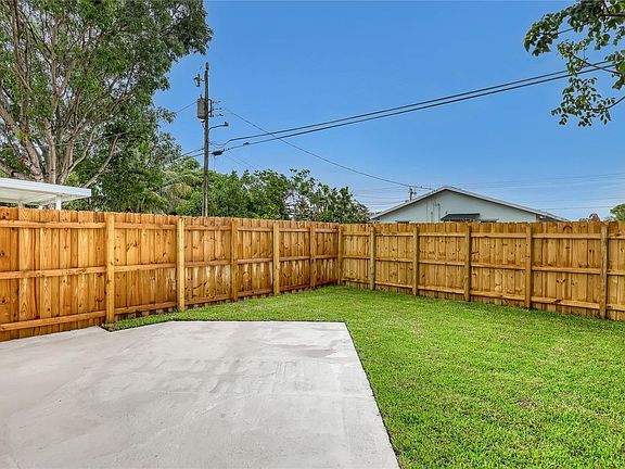 5th image of 416 W Mango St