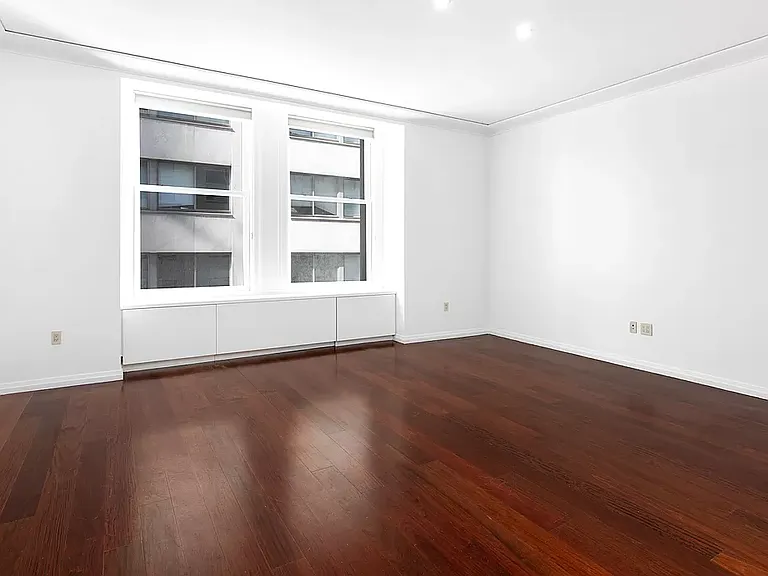55 Wall St #606 — Photo 3