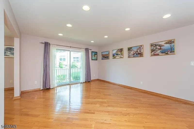 3 bed, 3.0 bath, $3,600 — Photo 3