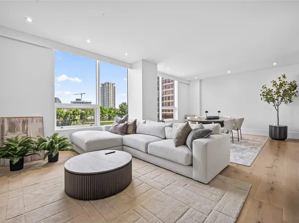 5110 San Felipe St Unit 32W, Houston, TX 77056