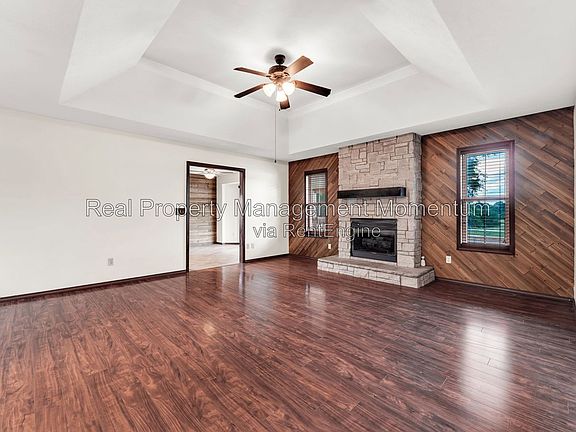 4th image of 813 Daniel Ln