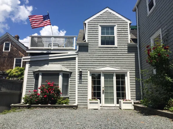 56 Prospect Hill St #B, Newport, RI 02840