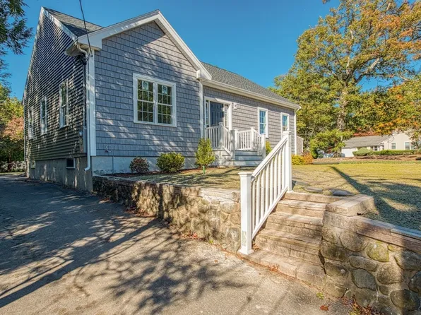 7 N Winnifred Rd, Brockton, MA 02301