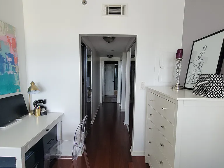 275 13th St NE #1107 — Photo 24