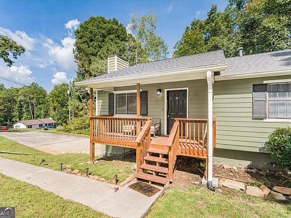 2nd image of 2271 Chestnut Pl