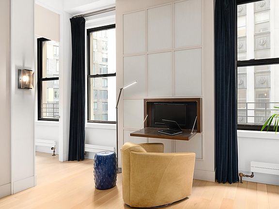 4th image of 3 Hanover Sq APT 11A
