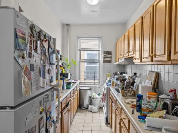 14 Van Corlear Place image 5 of 7