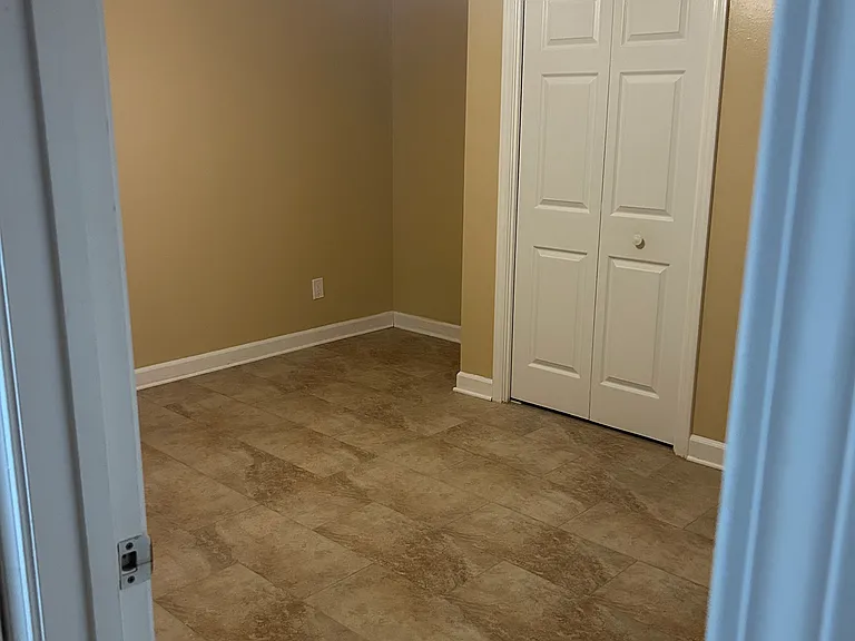 241 Parkwood Cir — Photo 19