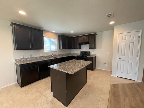 5th image of 2901 Aspen Way