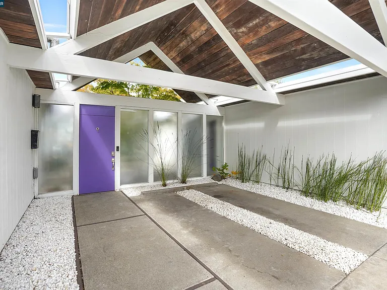 8021 Shay Dr — Photo 3