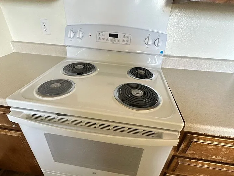 1418 Pleasant Ave #1420 — Photo 8
