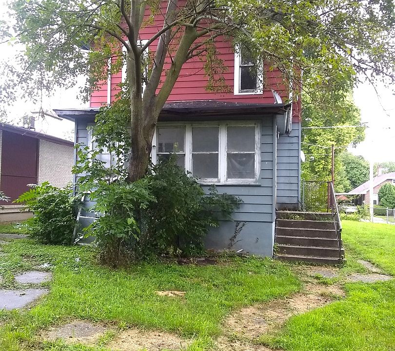 2nd image of 207 S Henrietta Ave