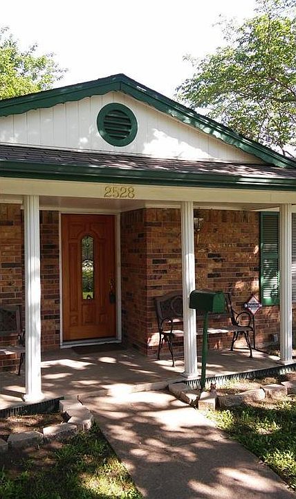 1st image of 2528 Greenhill Dr