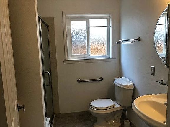 5th image of 1579 Shaw Dr