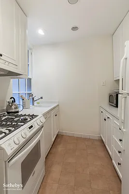 Sold by Sotheby's International Realty | media 7