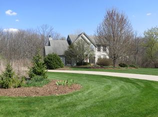 W124S7174 Skylark Ln, Muskego, WI 53150