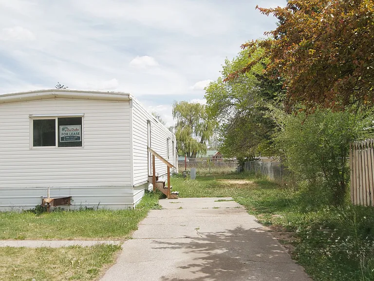 525 N Eden Dr — Photo 1