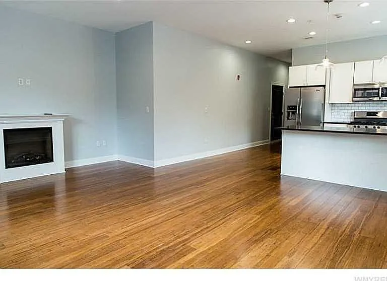 220 Franklin St #1 — Photo 3