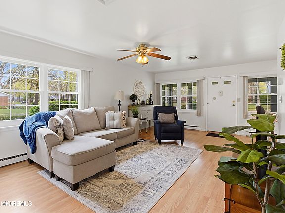 5th image of 212D Huntington Drive #D