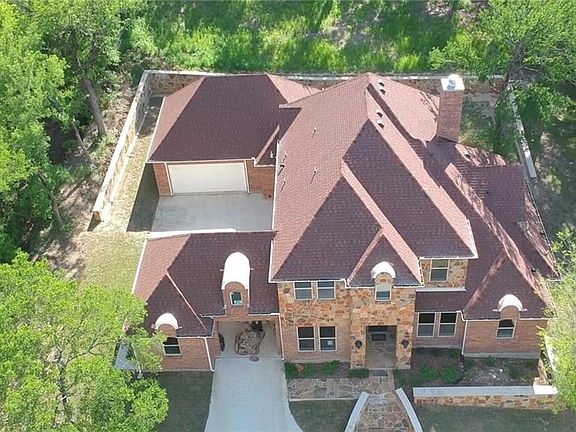 2nd image of 2402 Valley View Dr