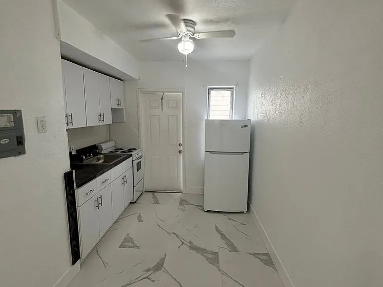 1874 NW Flagler Ter — Photo 3
