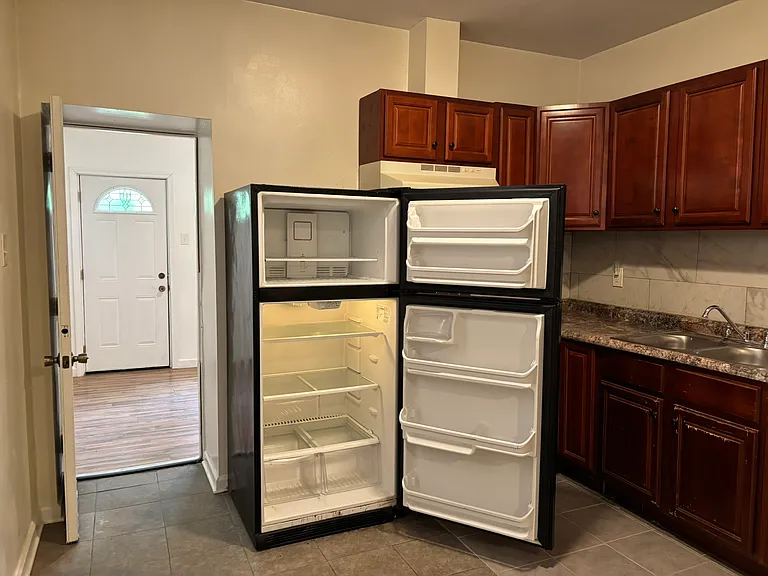 885 Belmont Ave — Photo 12