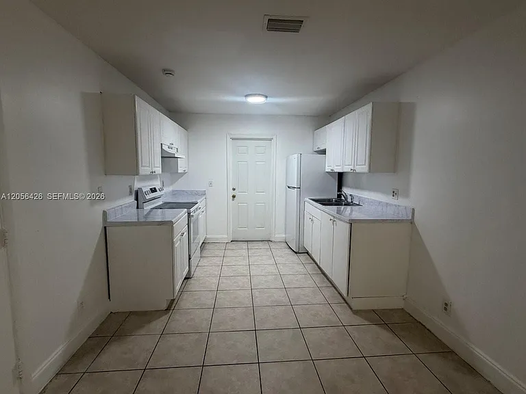 1132 NE 5th Ave #2 — Photo 5