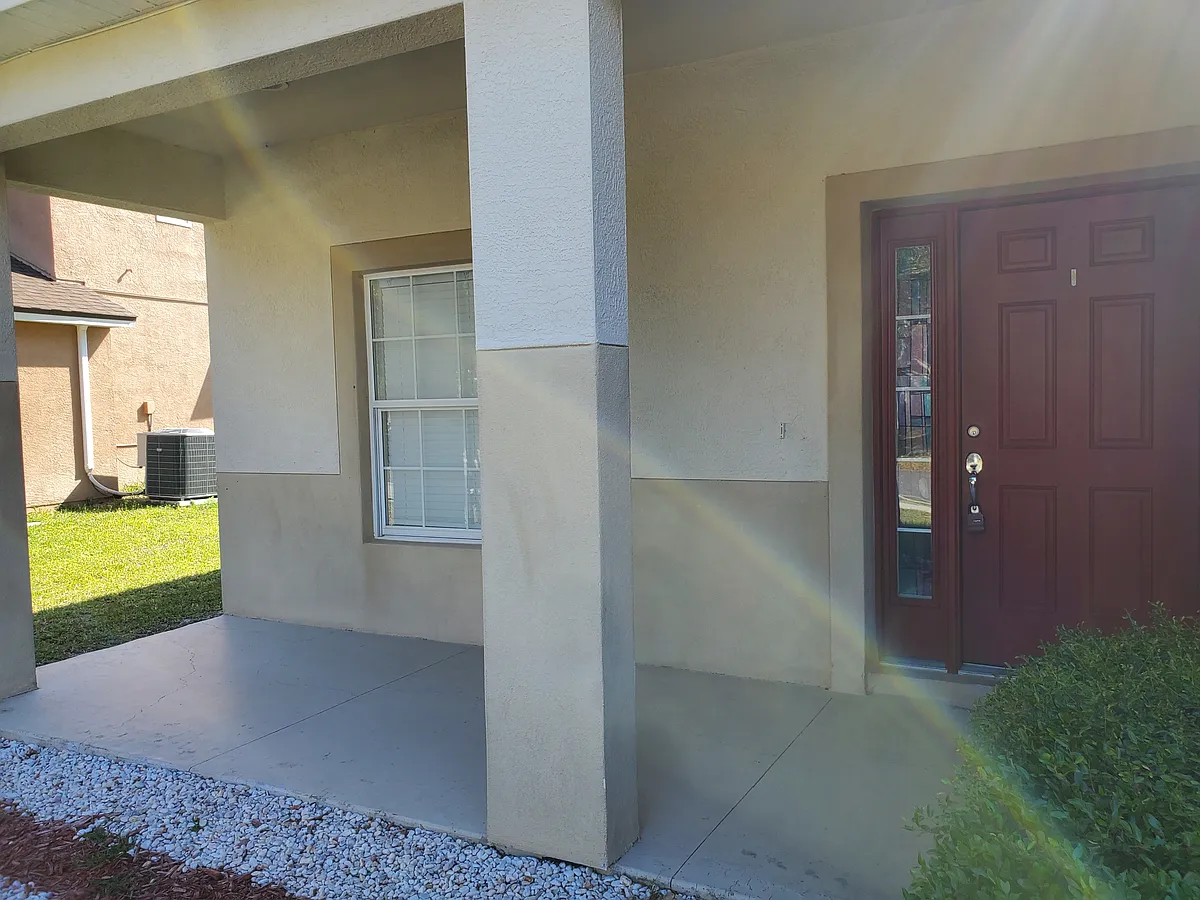 Building Photo - 4013 SW 51st Ct