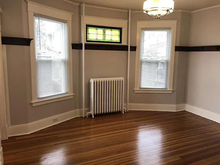 52 Grove Ave — Photo 6