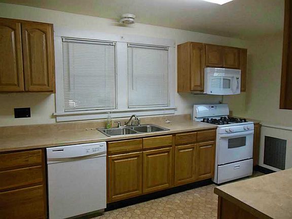 2nd image of 451-455 E Nixon Ave