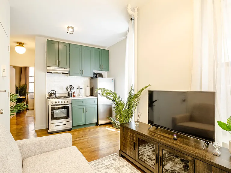 73 Monroe St #16 — Photo 1