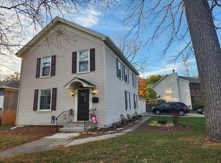 122 Dole Ave #2, Crystal Lake, IL 60014