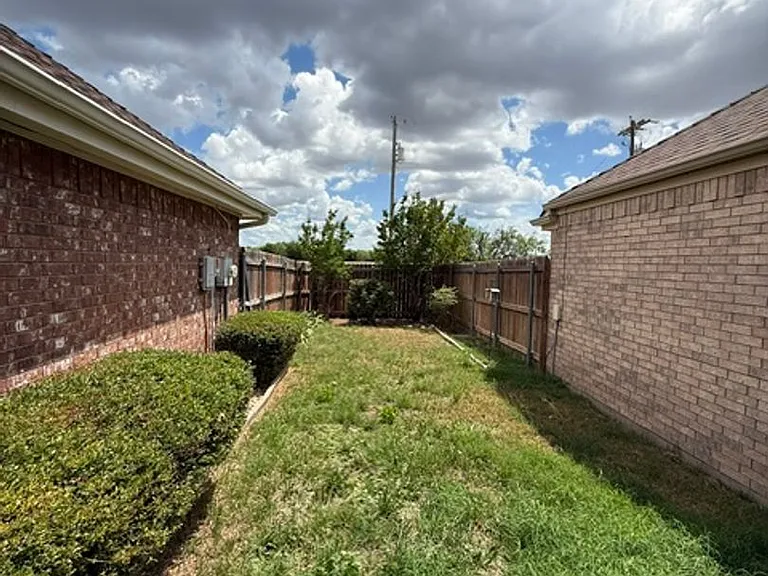 1097 Lytle Creek Dr — Photo 20