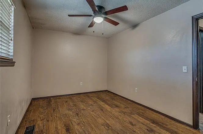 801 Robin Hill Rd — Photo 15