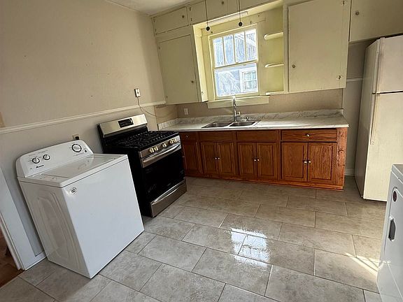 3rd image of 4145 North Blvd