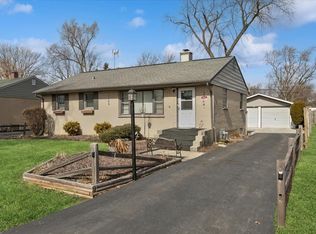 4804 Rose St, Crystal Lake, IL 60014