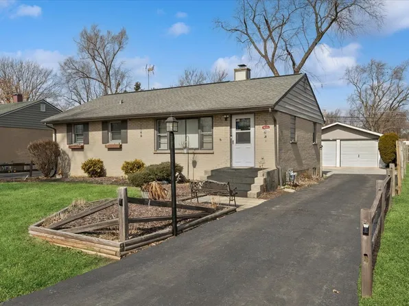 4804 Rose St, Crystal Lake, IL 60014