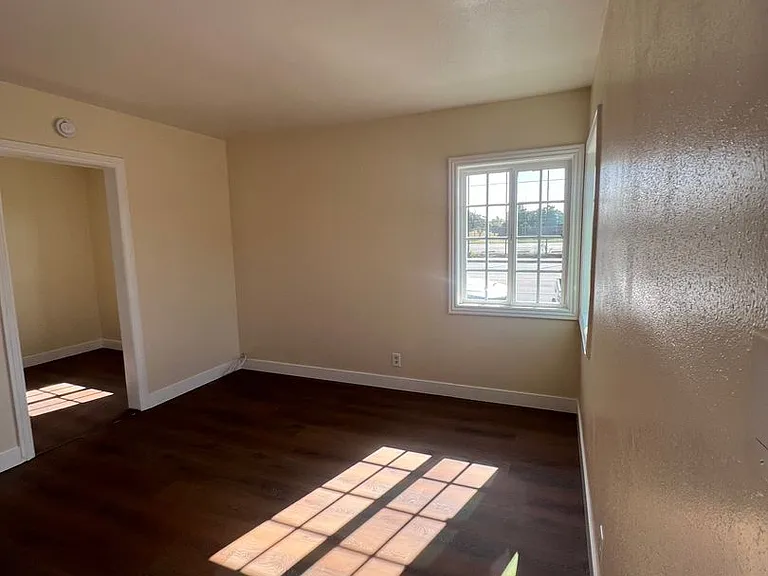 16217 Prairie Ave — Photo 1