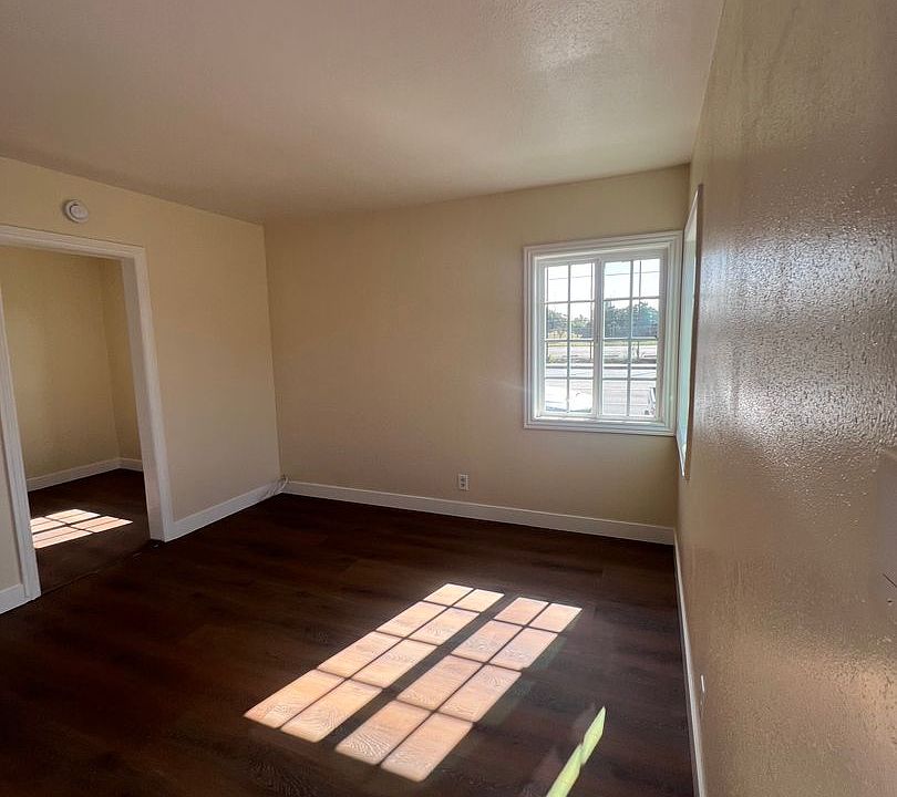 1st image of 16217 Prairie Ave