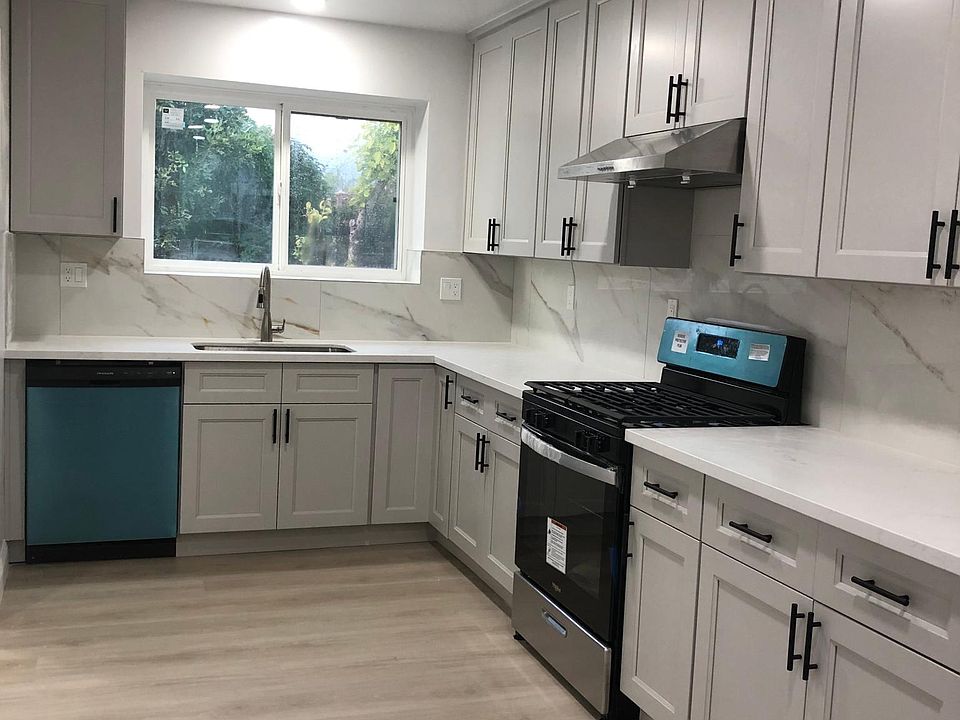 1st image of 1717 E McWood St #2