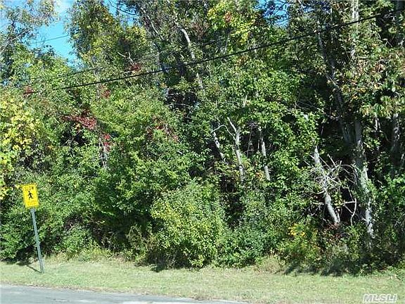 2nd image of 930 Plum Island Ln