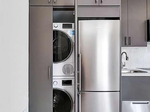 4th image of 108 1st Ave APT 4