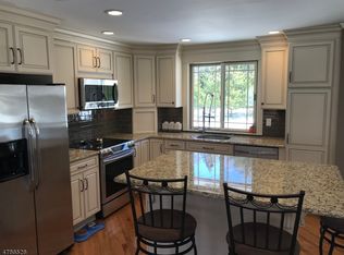 6 Dogwood Trl E, Stockholm, NJ 07460