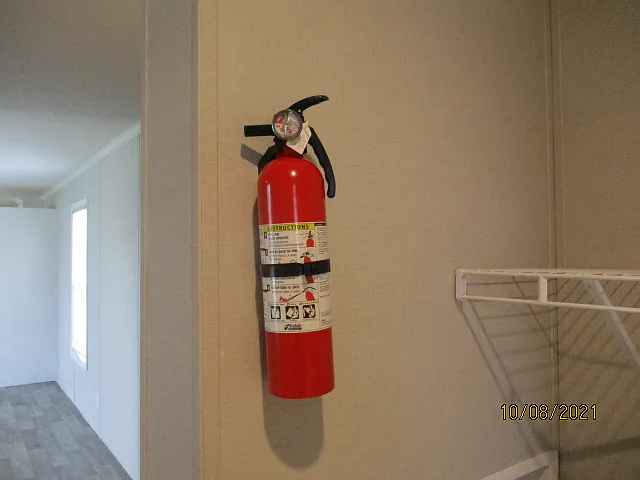 913 Moss Ave — Photo 8