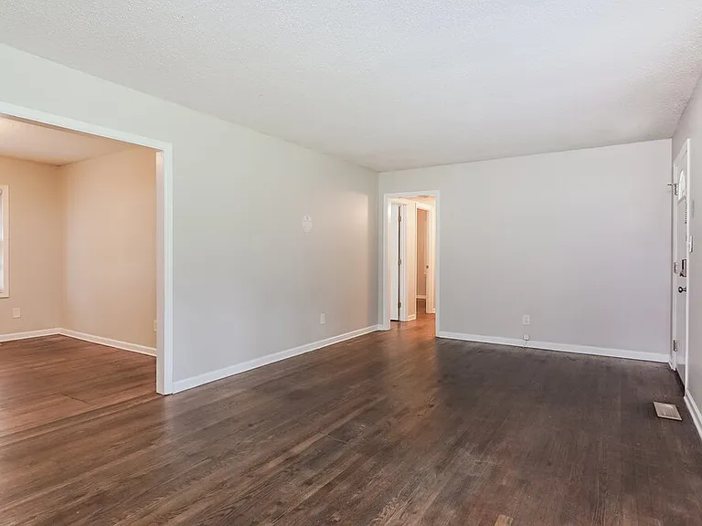 812 Nelson Dr — Photo 6